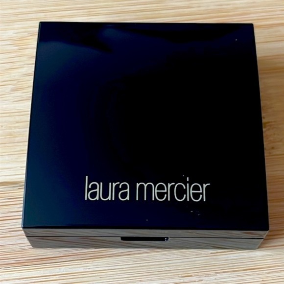 Brand New Laura Mercier Matte Radiance Baked Powder Highlighter Blurring Blush - Picture 10 of 15